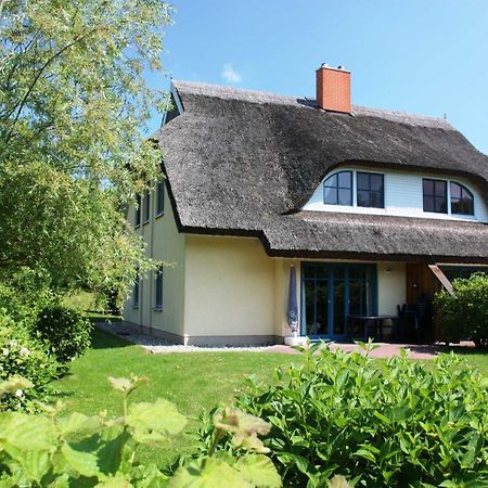 Komfortables Reetdachferienhaus Hasel 1 Puddemin Bagian luar foto